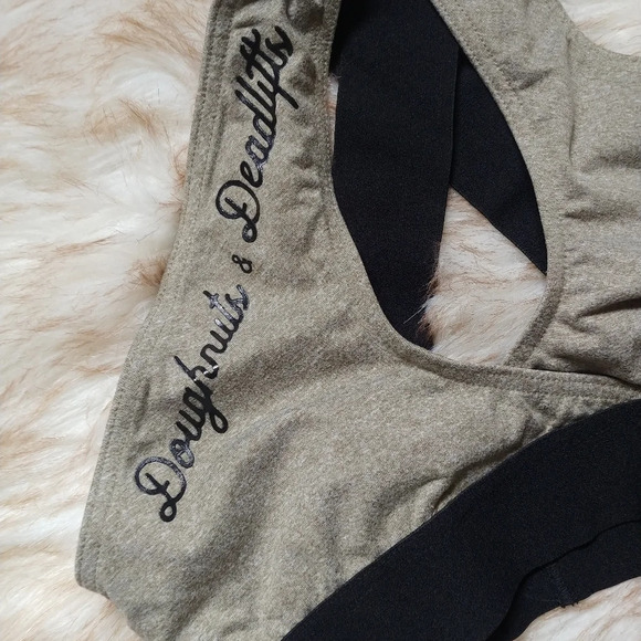 Doughnuts And Deadlifts Bra Sports Sz Small EUC - Picture 2 of 4